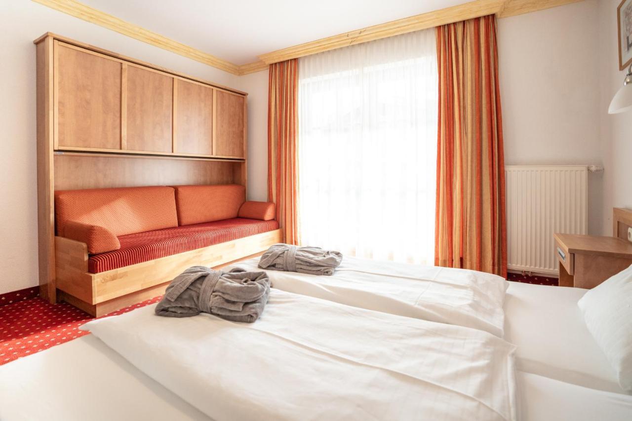 Hotel Astrid - Inklusive Kostenfreier Jokercard Saalbach-Hinterglemm Exteriör bild