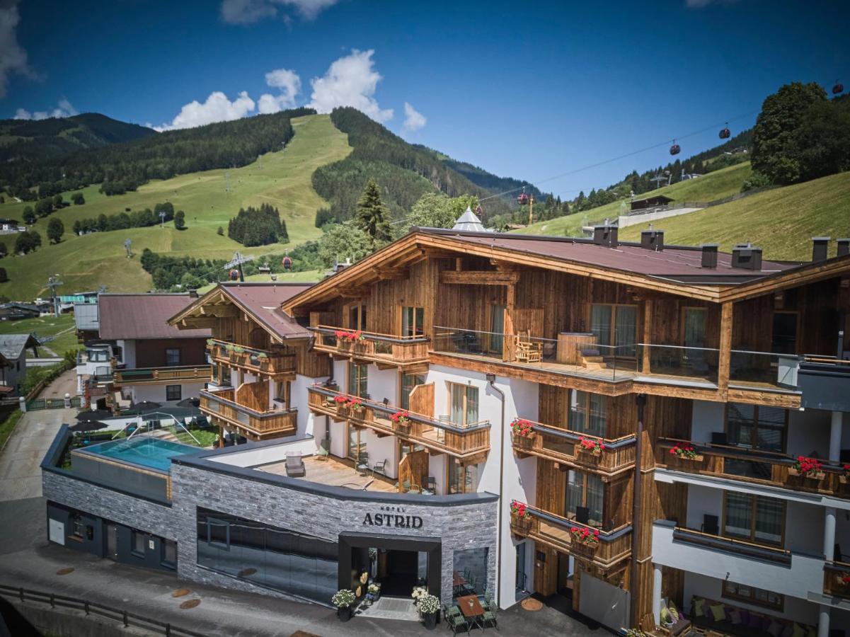 Hotel Astrid - Inklusive Kostenfreier Jokercard Saalbach-Hinterglemm Exteriör bild