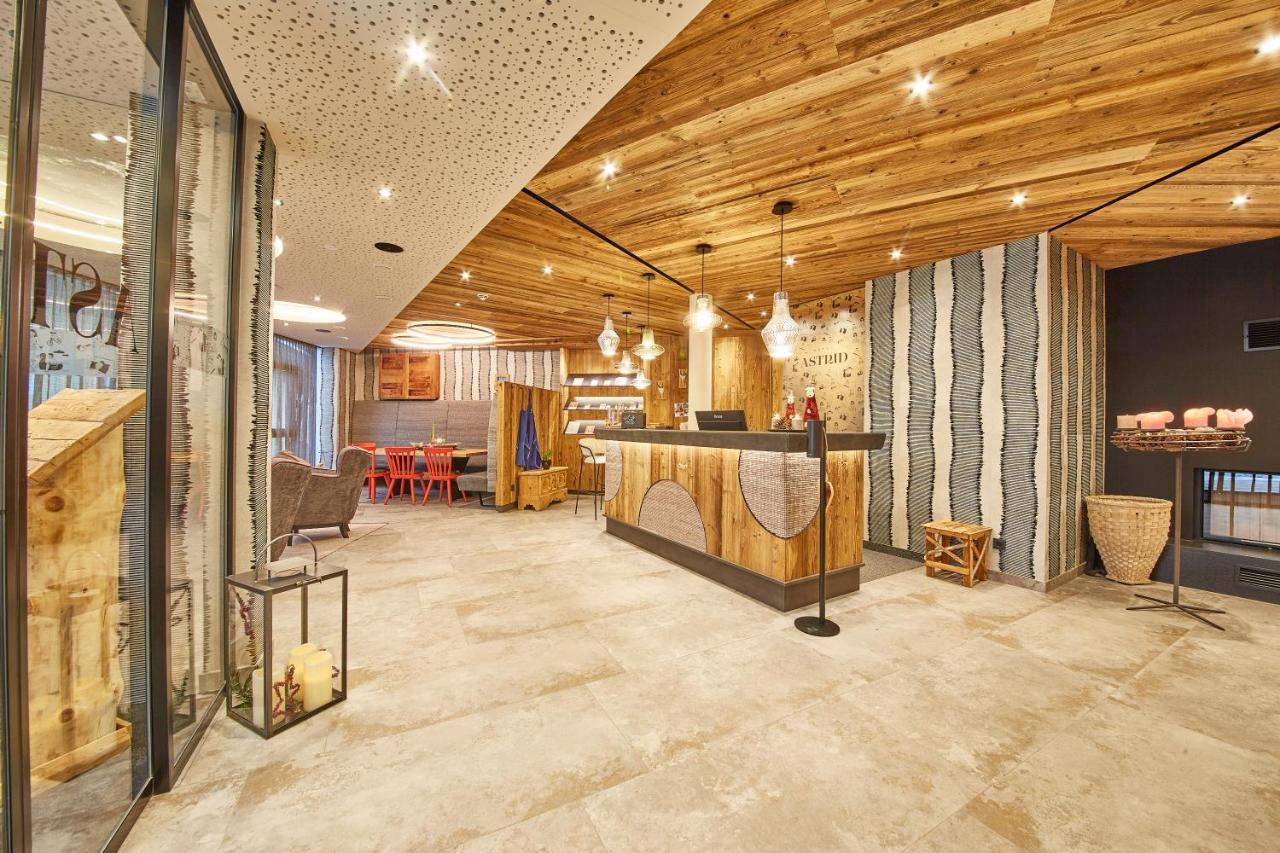 Hotel Astrid - Inklusive Kostenfreier Jokercard Saalbach-Hinterglemm Exteriör bild